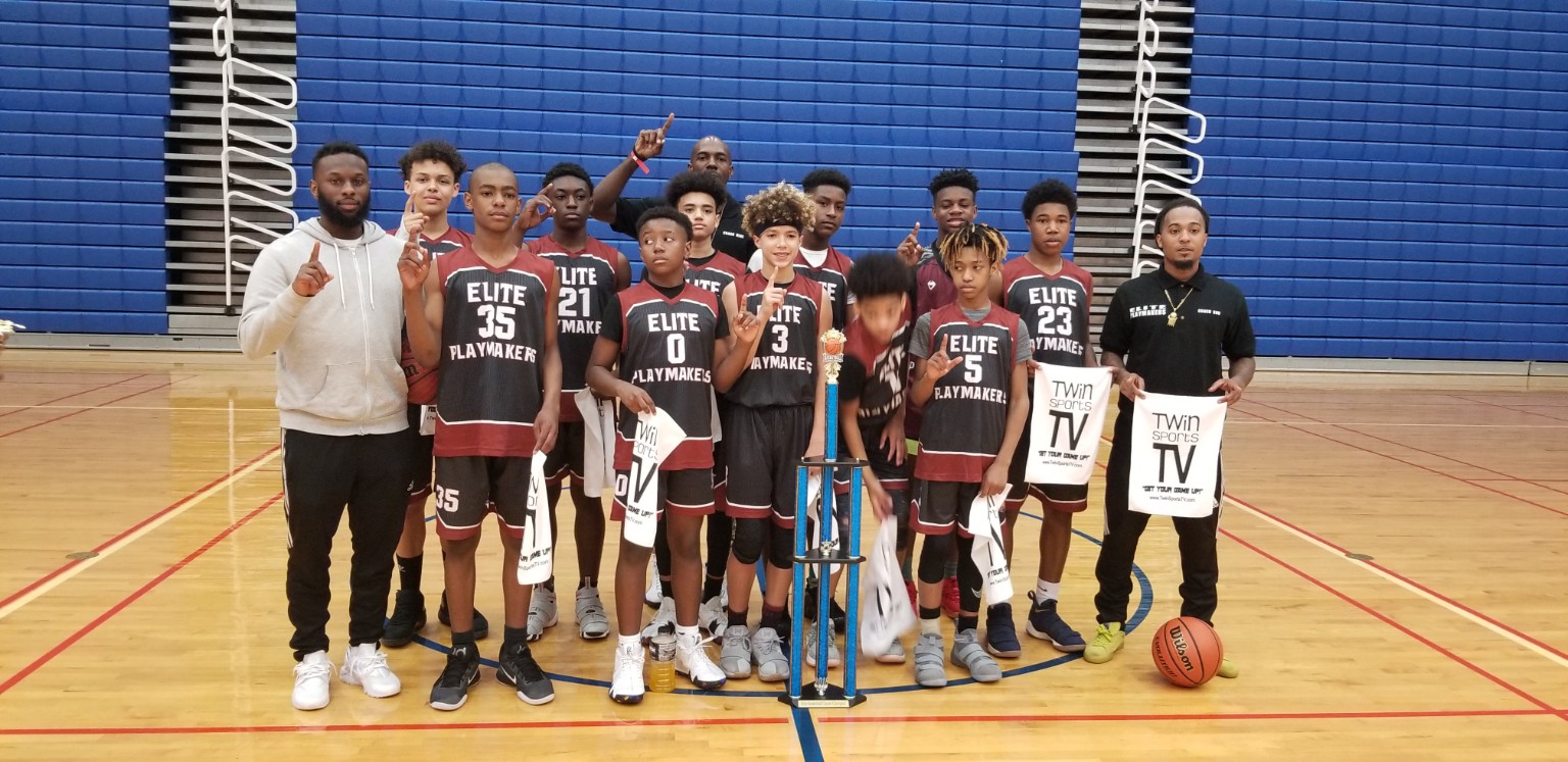 Elite Playmakers 2018 championship team with trophy