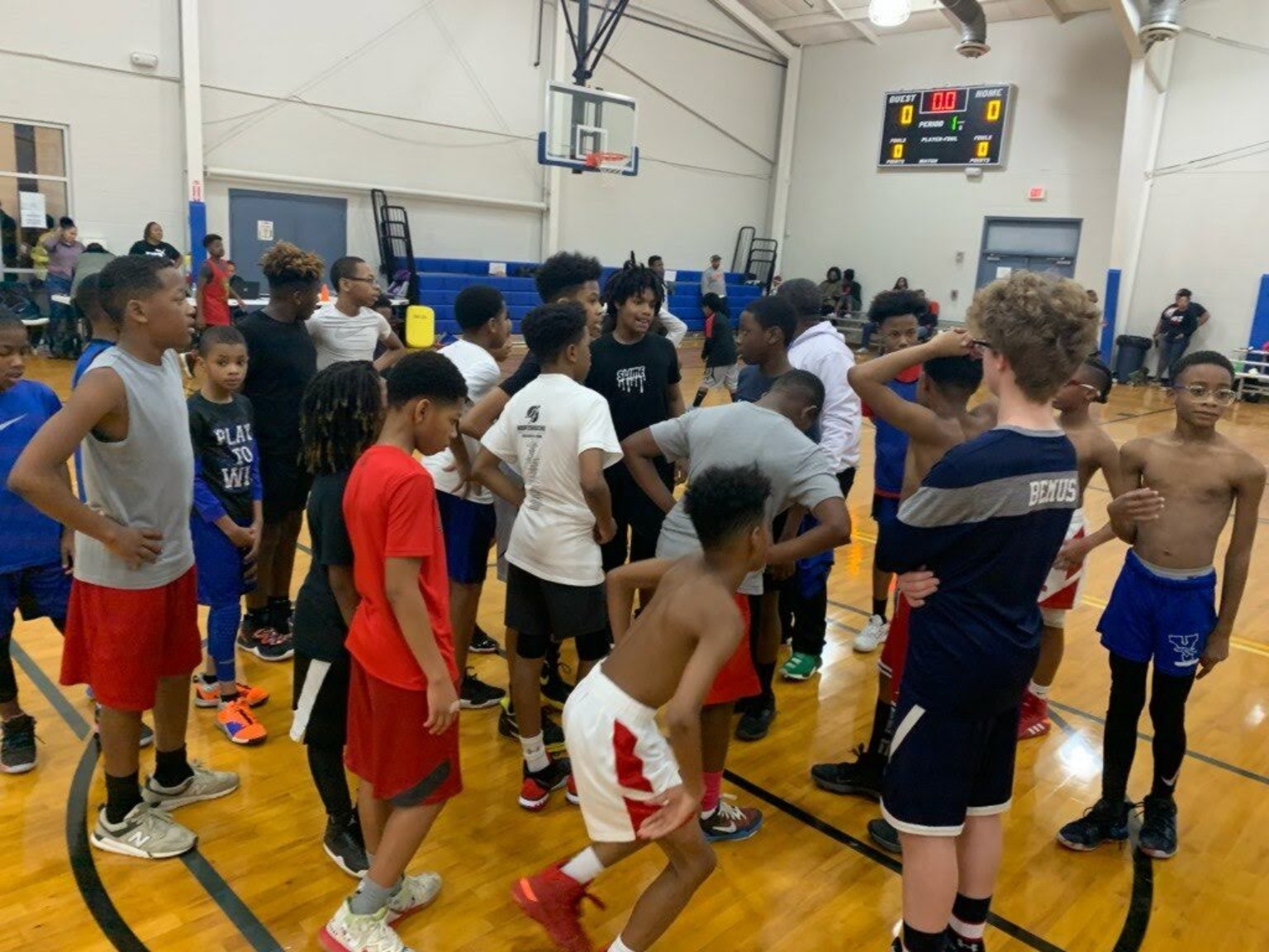 Elite Playmakers 2020 players gathered at open gym